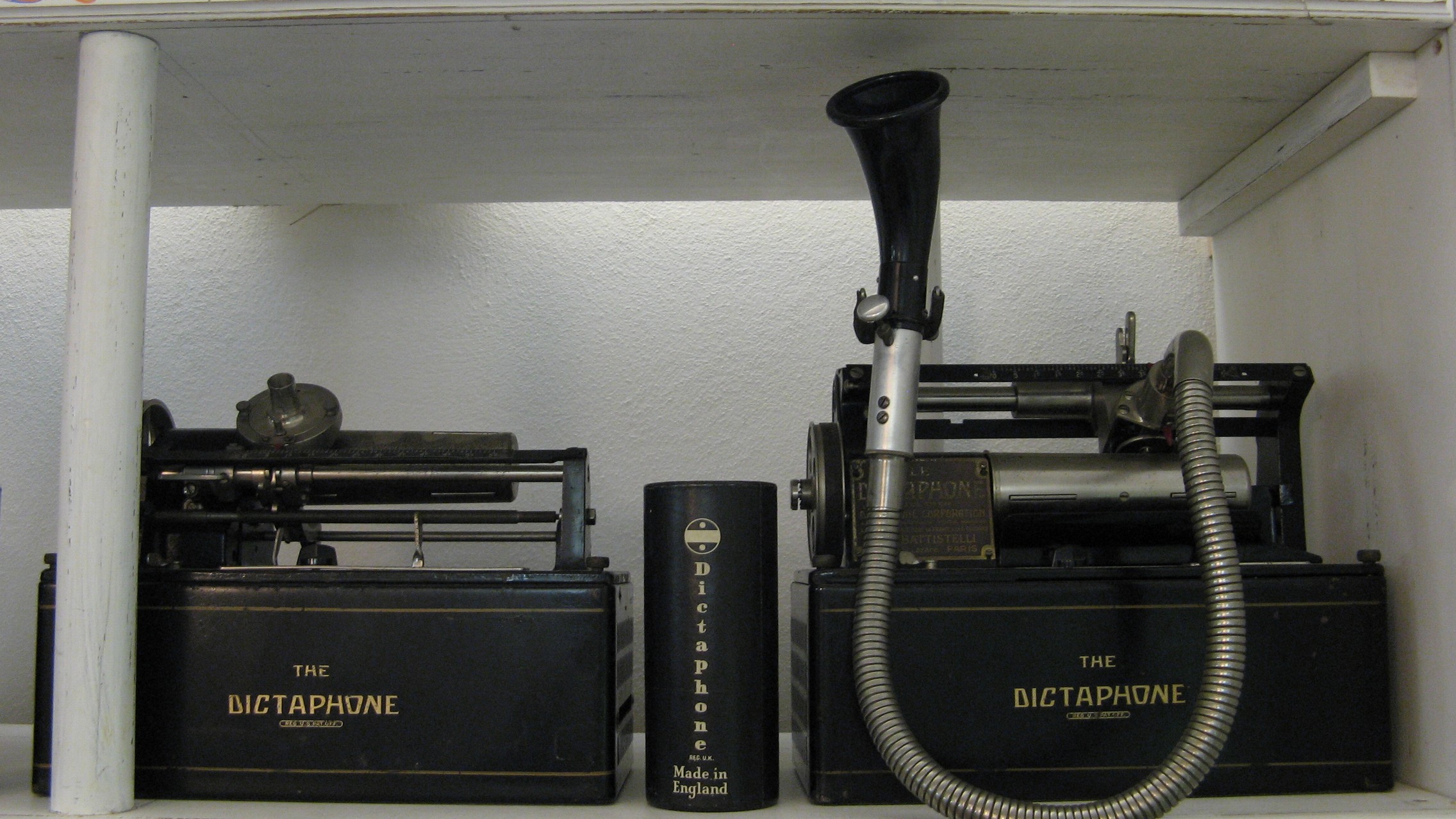 n_24- Collezione storica di macchine per la riproduzione sonora - 'The Dictaphone'.jpg